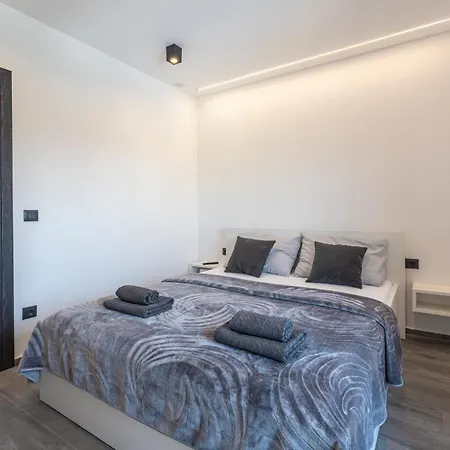 Villa Paola In Majmajola - Haus Fuer 6 Personen