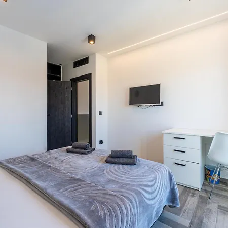 Paola In Majmajola - Haus Fuer 6 Personen * Vodnjan