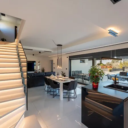 Villa Paola In Majmajola - Haus Fuer 6 Personen *