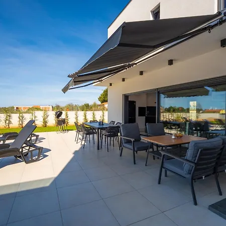 Villa Paola In Majmajola - Haus Fuer 6 Personen *